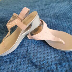 Women's shoes in good condition.